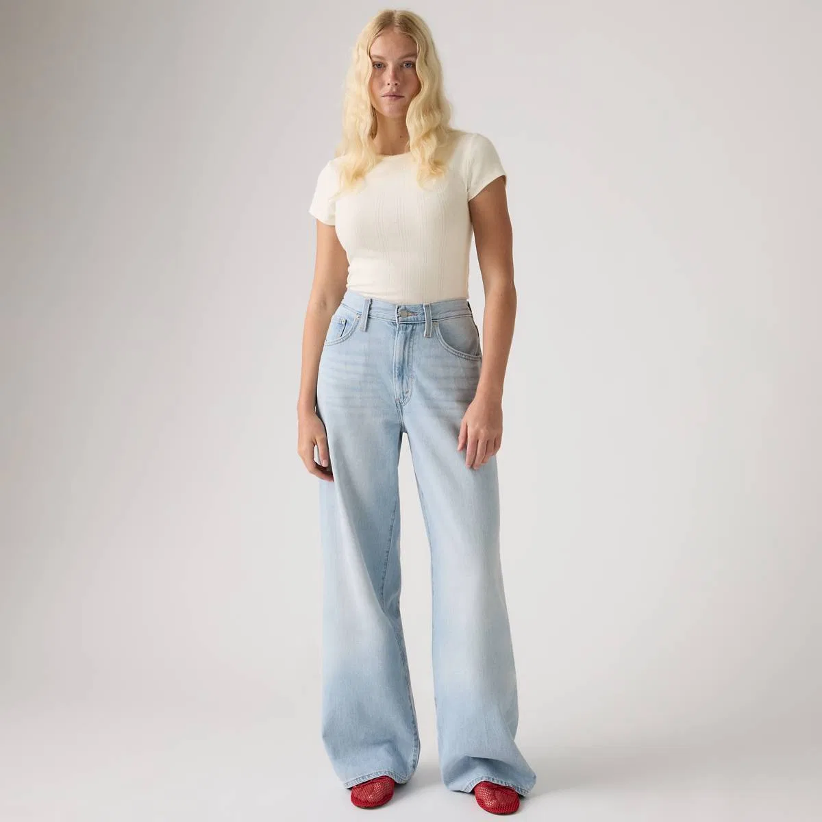 Женские джинсы с широкими штанинами и затяжкой Levi's, Nightly Routine - Light Wash
