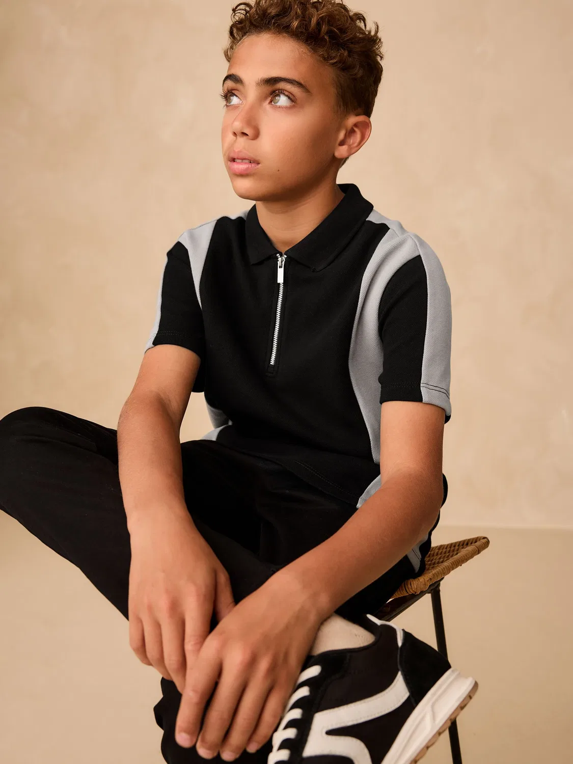 Поло Next с цветовой блокировкой, модель Zip Neck Textured Colourblock, черно-серый — фото 4