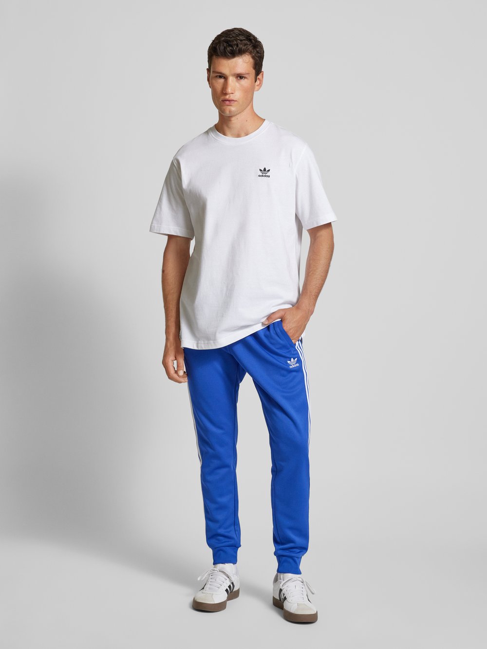 

Спортивные брюки классического кроя с эластичным поясом adidas Originals