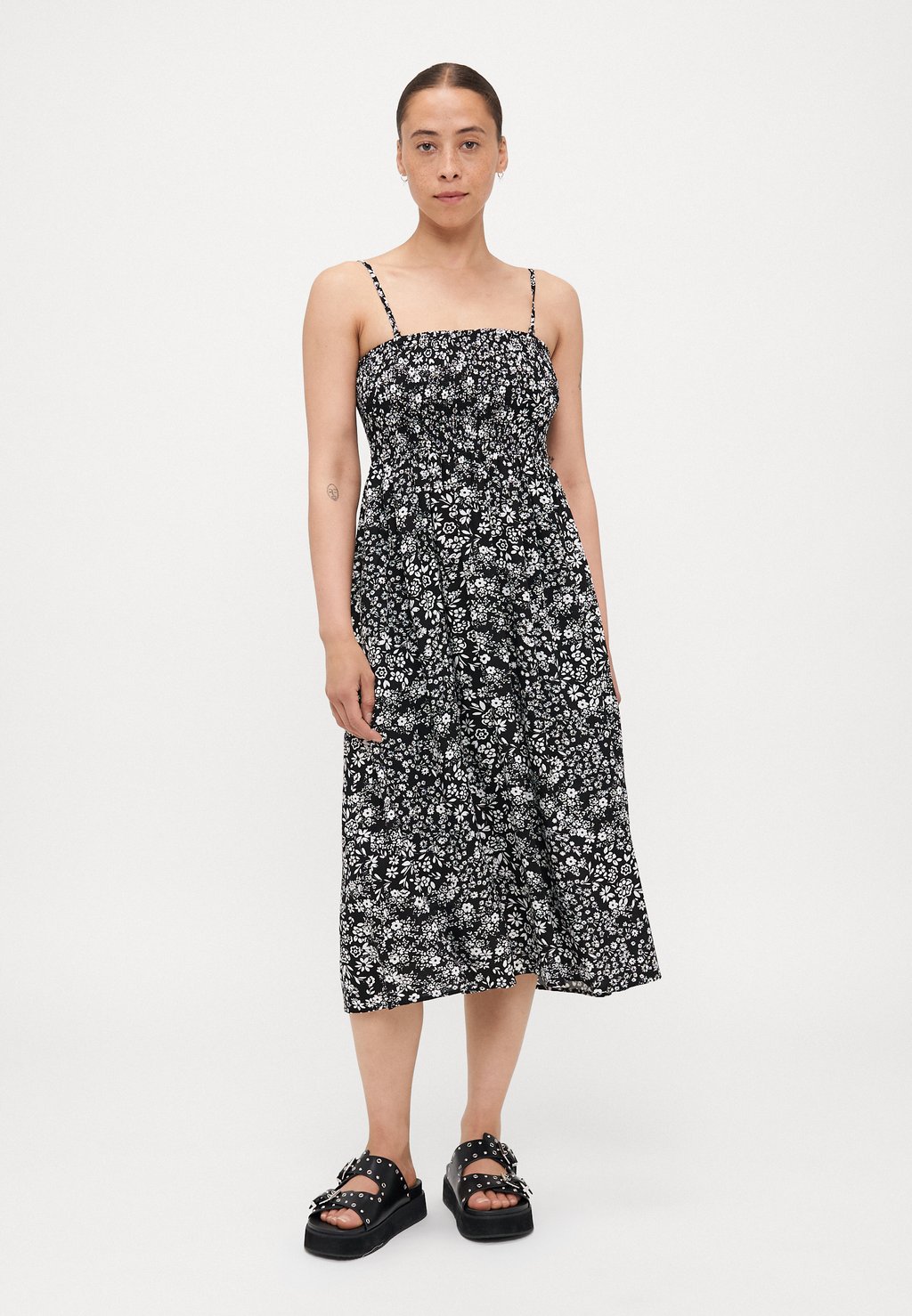 

Повседневное платье VMEASY CALF BANDO DRESS Vero Moda Petite, черный