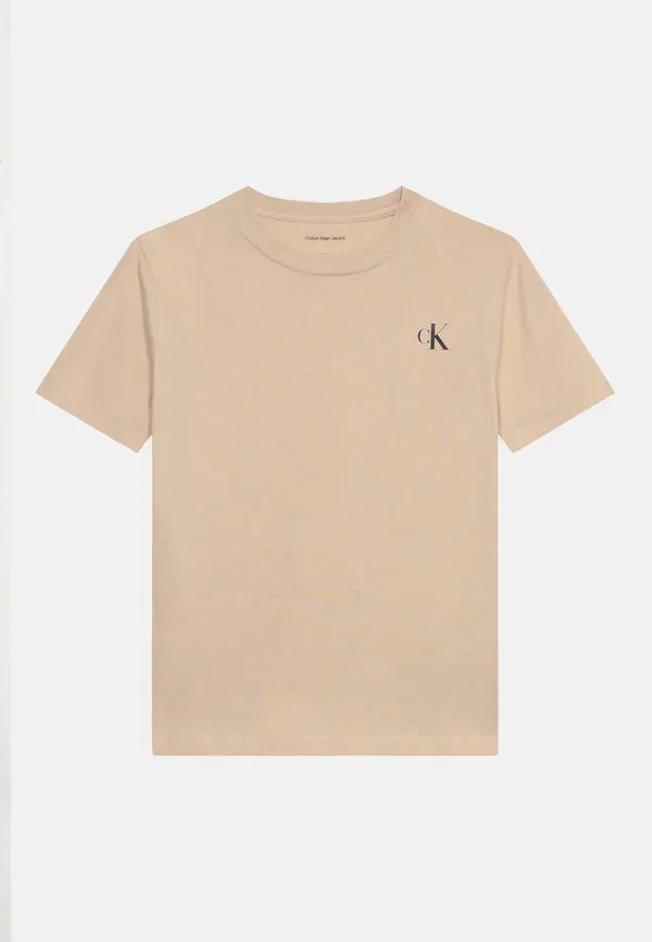Комплект из двух футболок унисекс с монограммой - базовая модель Calvin Klein Jeans — фото 3