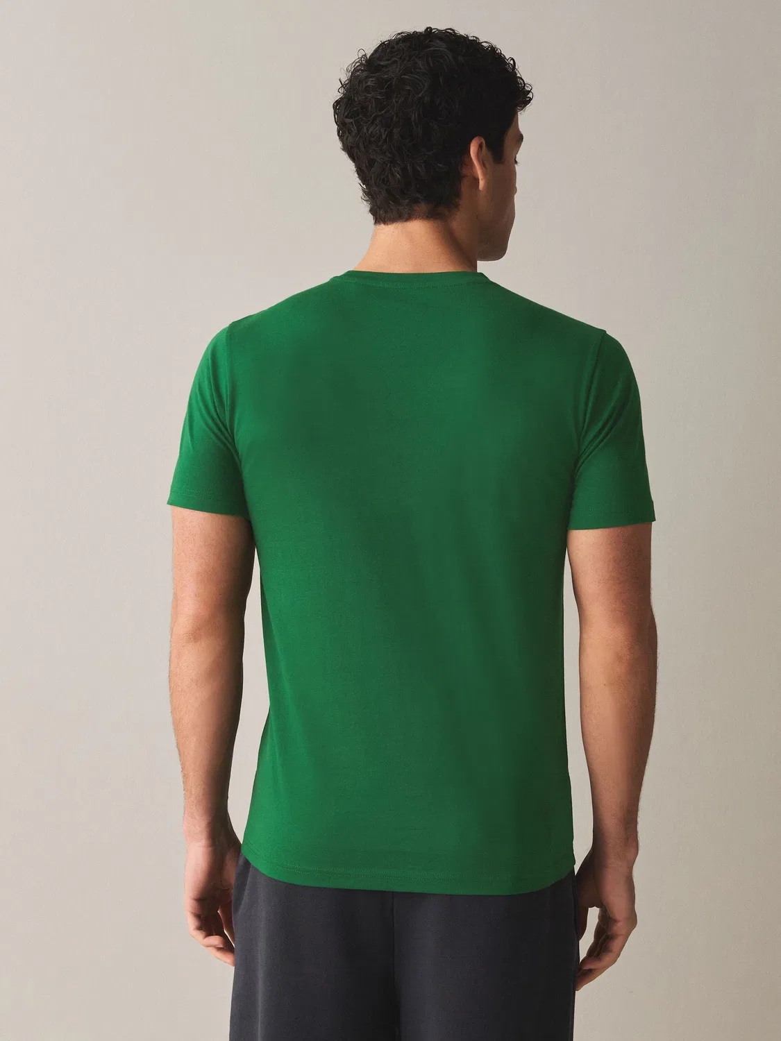 Футболка Slim Fit Essential Next, зеленый теннисный — фото 3
