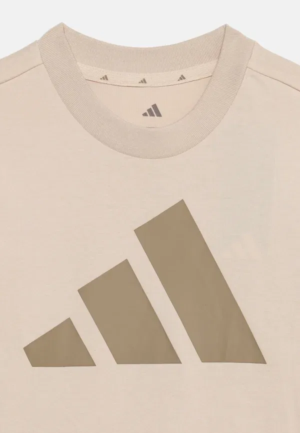 Детская футболка унисекс с блочным рисунком - спортивная футболка Adidas Performance, хаки — фото 3
