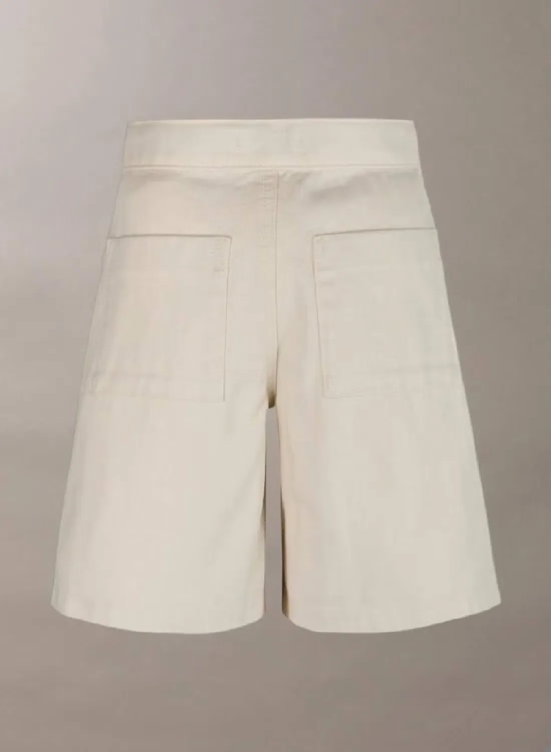 Шорты-бермуды расклешенные с посадкой на талии Calvin Klein Jeans, тофу — фото 2