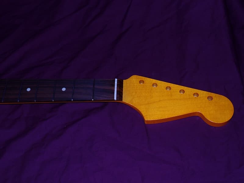 

21 лад Closet Classic 10 Radius Jazzmaster Allparts Fender Licensed Кленовый гриф Jazzmaster Neck