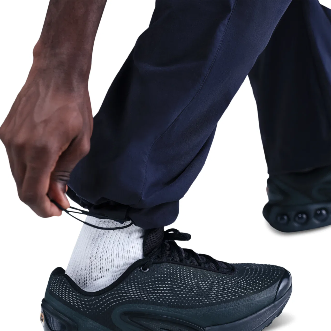 Мужские брюки Tech Woven OS Nike, цвет Obsidian/Obsidian/Black — фото 3