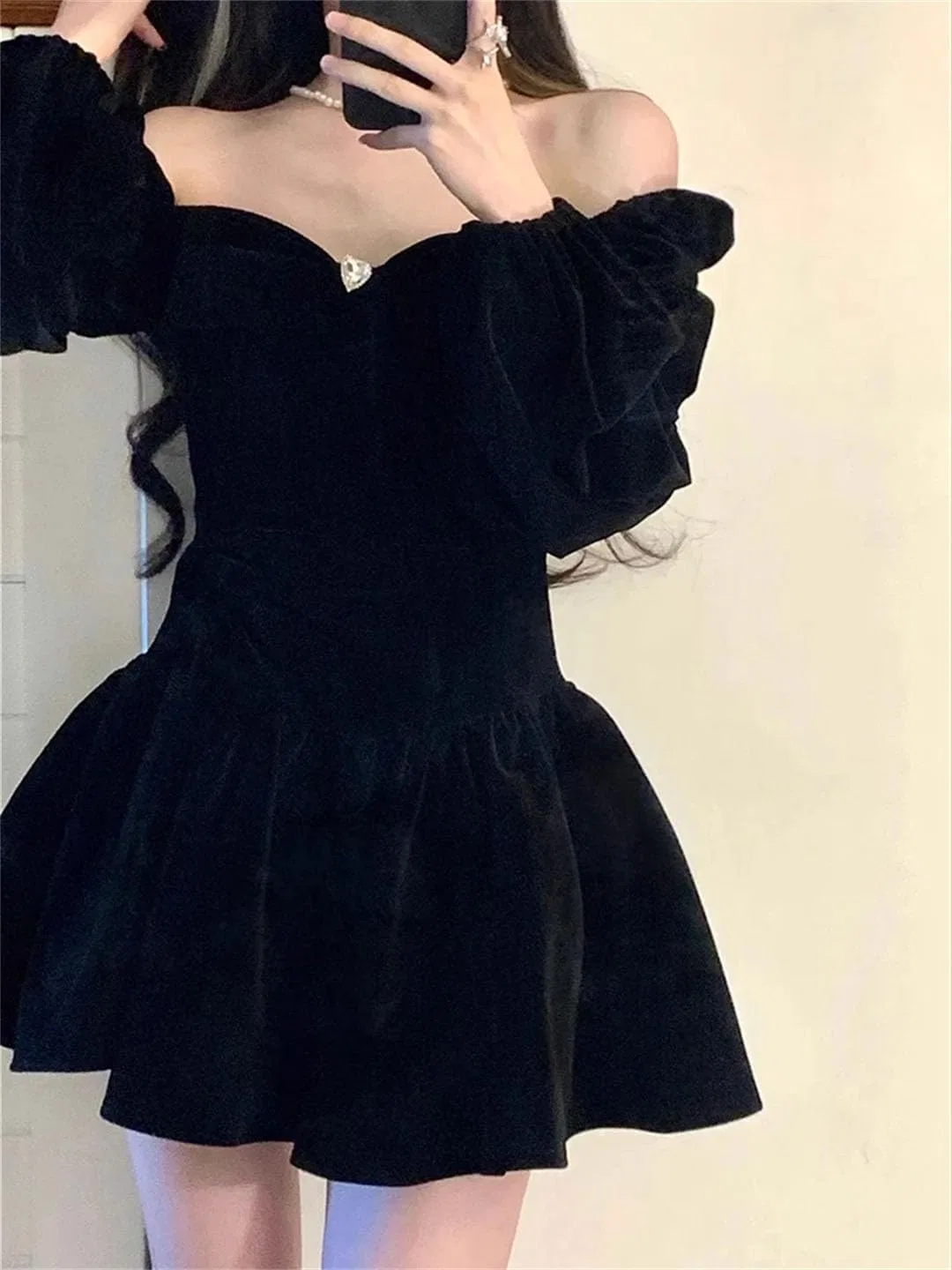 Женское мини-платье с пышными рукавами и квадратным вырезом, Black — фото 4