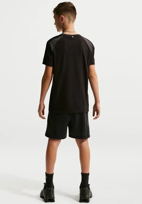 Шорты нейлоновые Nike Sportswear Older Kids' Shorts City Utility, Turf Orange, черный/оранжевый — фото 3