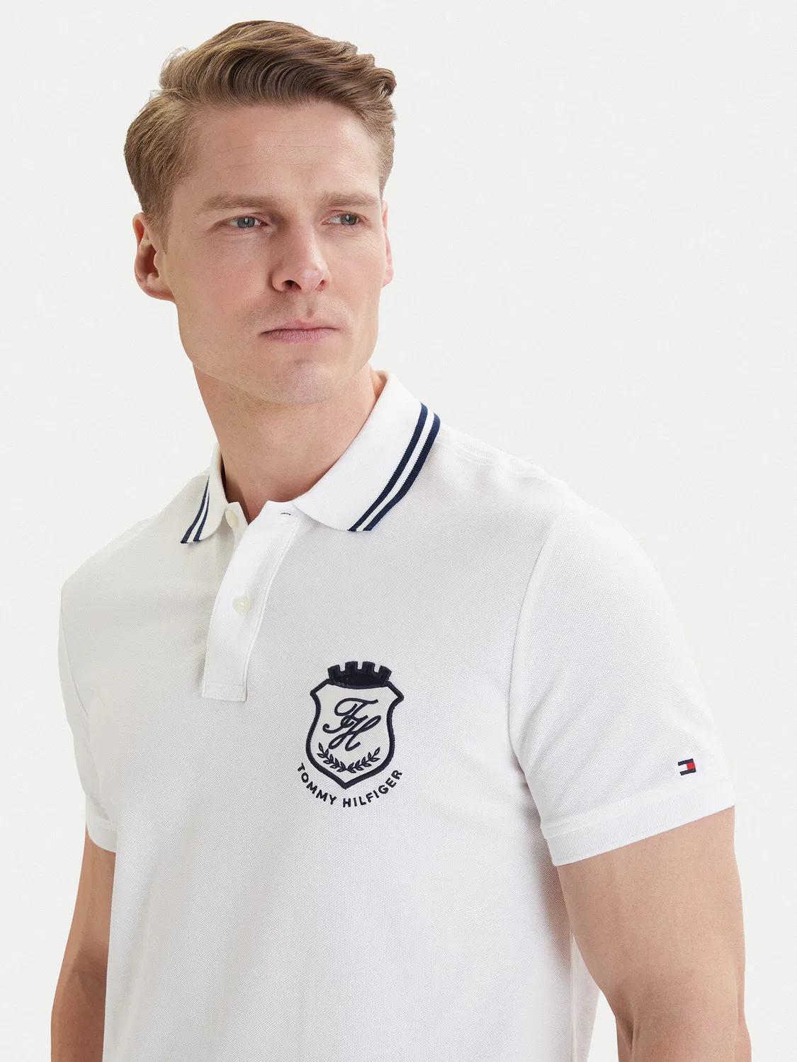 Мужское поло стандартного кроя Badge Tommy Hilfiger, белый — фото 4