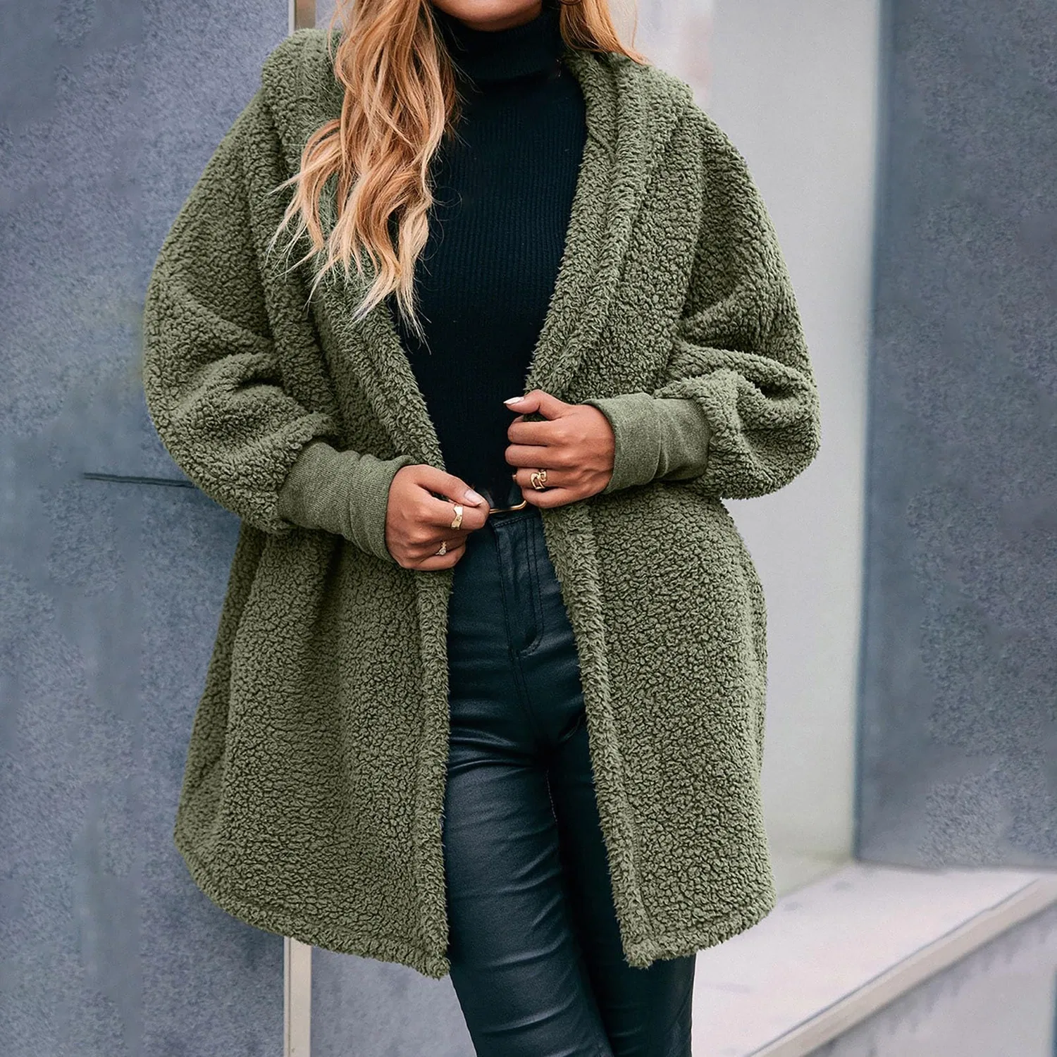 Женское утепленное пальто-кардиган с капюшоном Oversized Fleece Hooded Jacket, Verde — фото 2