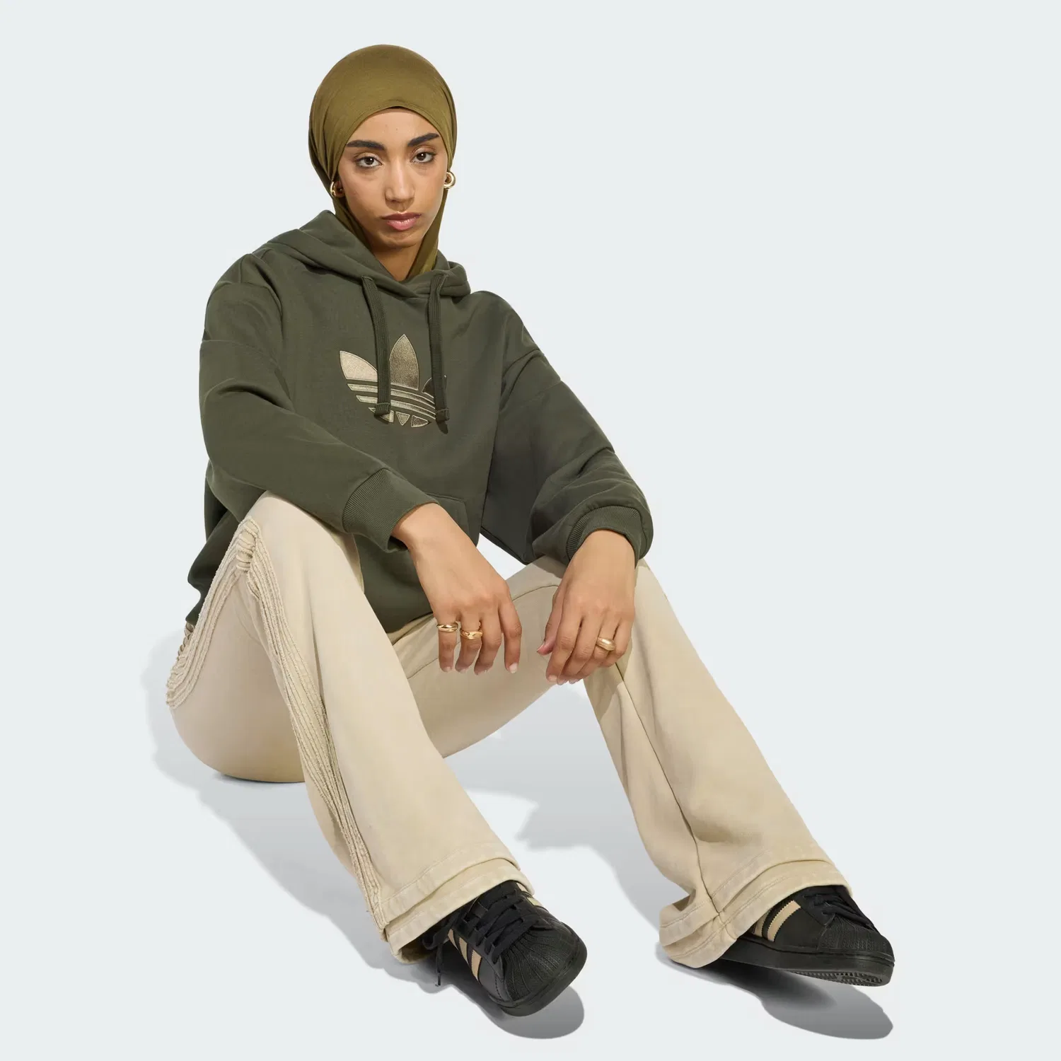 Женские спортивные брюки-клеш с застежкой на пуговицу SST BOOTCUT PANT Adidas Originals, хаки — фото 3