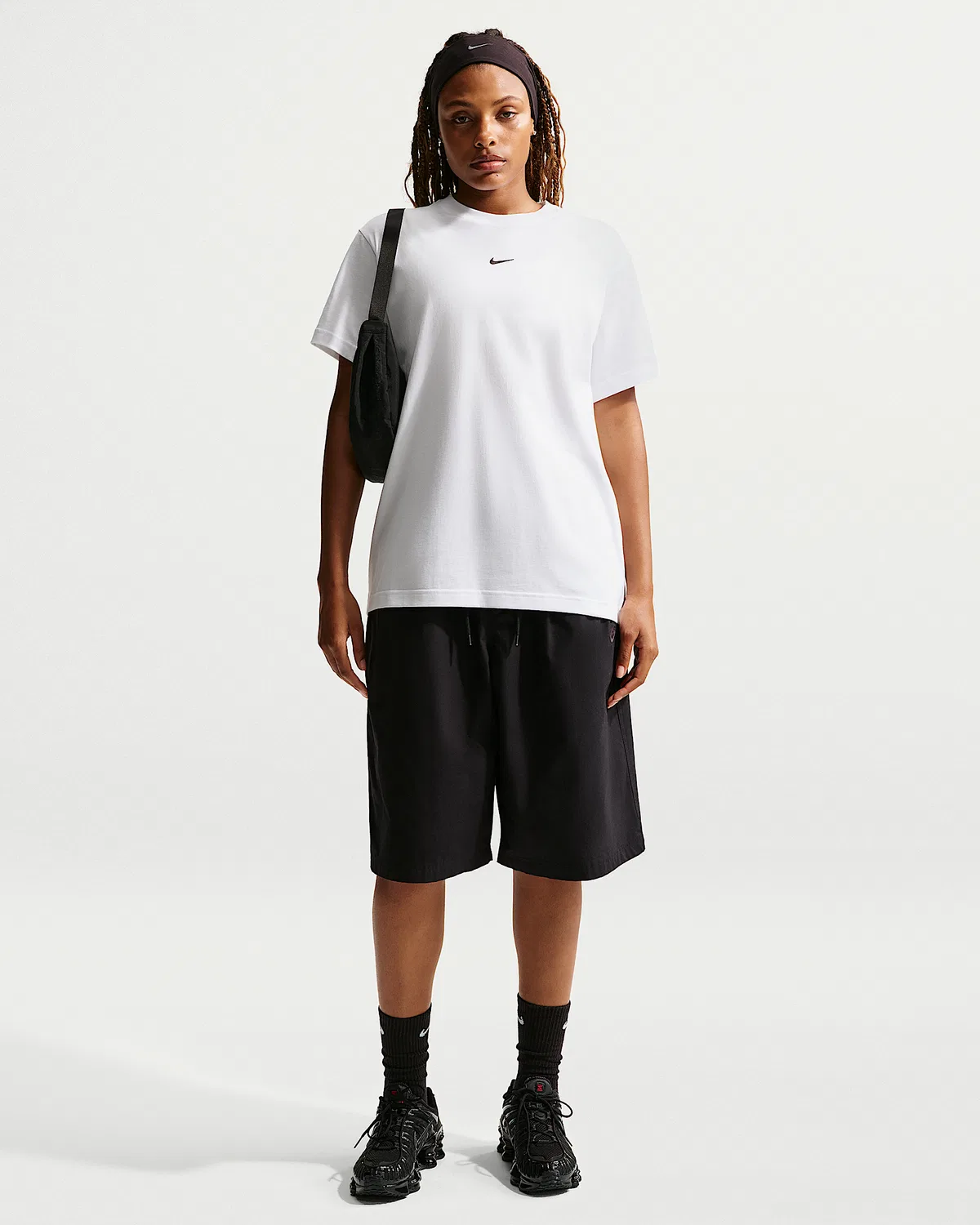 Женская оверсайз футболка Nike Sportswear Classic, White/Black — фото 4