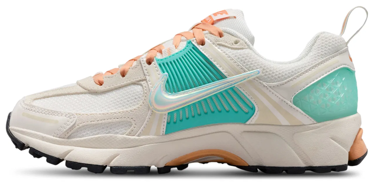 Кроссовки для мальчиков Nike Vomero 5, цвет Sail/Orange Chalk/Off Noir White — фото 2