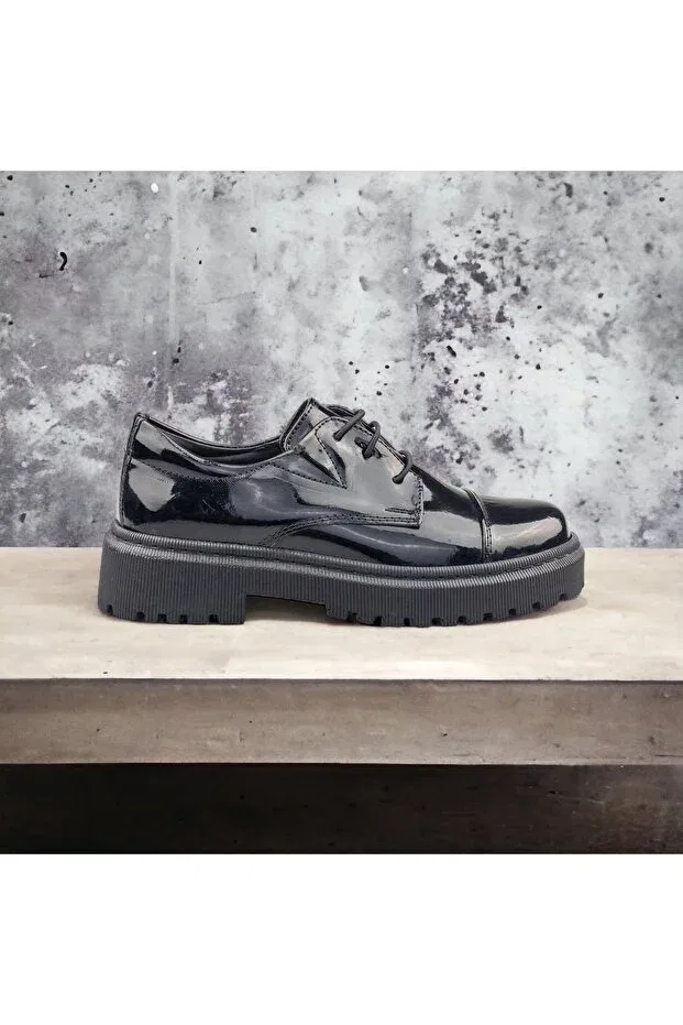 Детские туфли для девочек с коротким каблуком Jojo Kids, Black Patent Leather