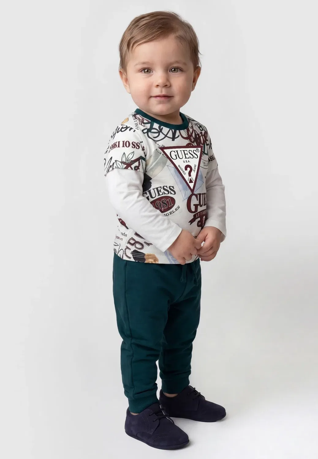 Футболка и комплект чулков - брюки спортивного костюма Guess, Gemustert Multicolor