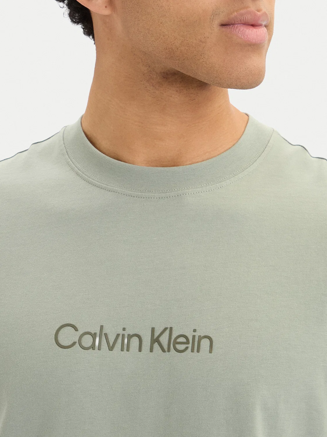 Мужская футболка свободного кроя Calvin Klein, хаки — фото 4