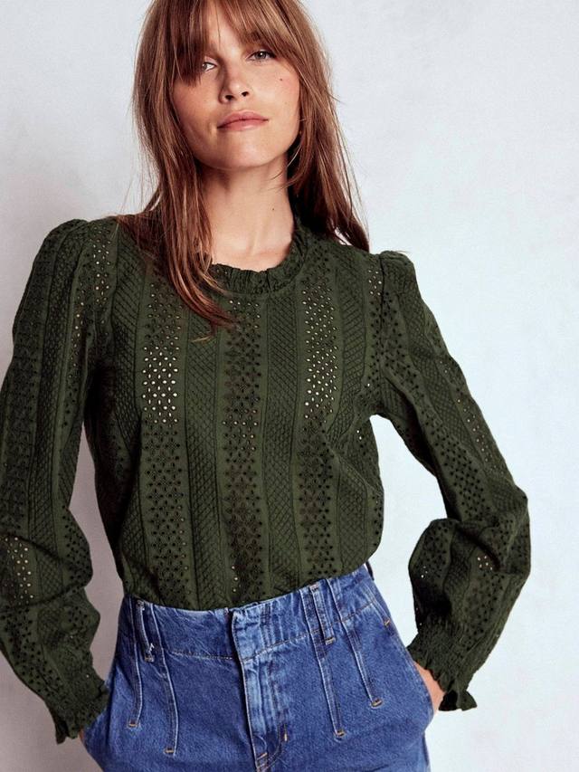 

Блузка из хлопка с жабо и вышивкой Boden