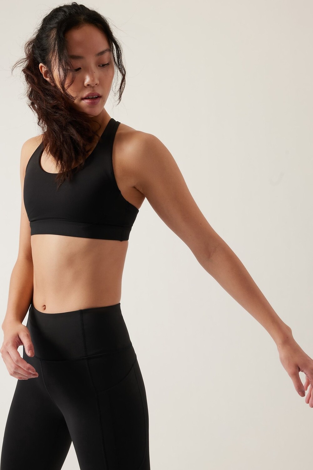 

Спортивный бюстгальтер с чашками Ac Ultimate для тренировок среднего размера Athleta, черный
