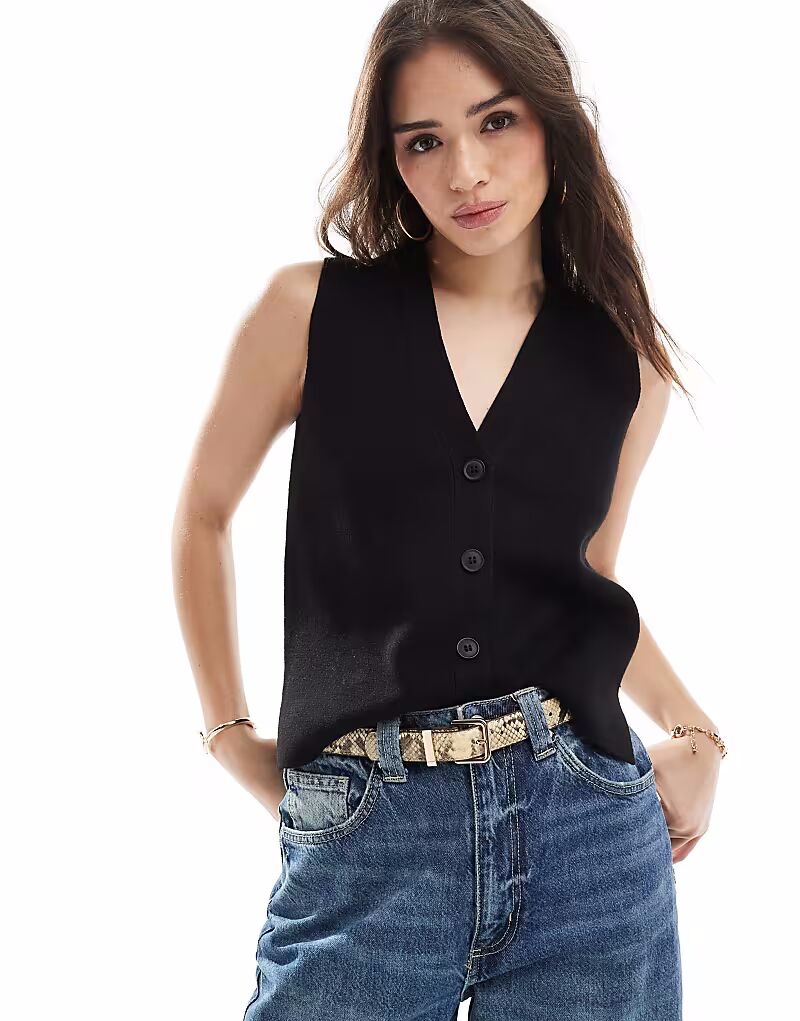 

Жилет на пуговицах черного цвета New Look