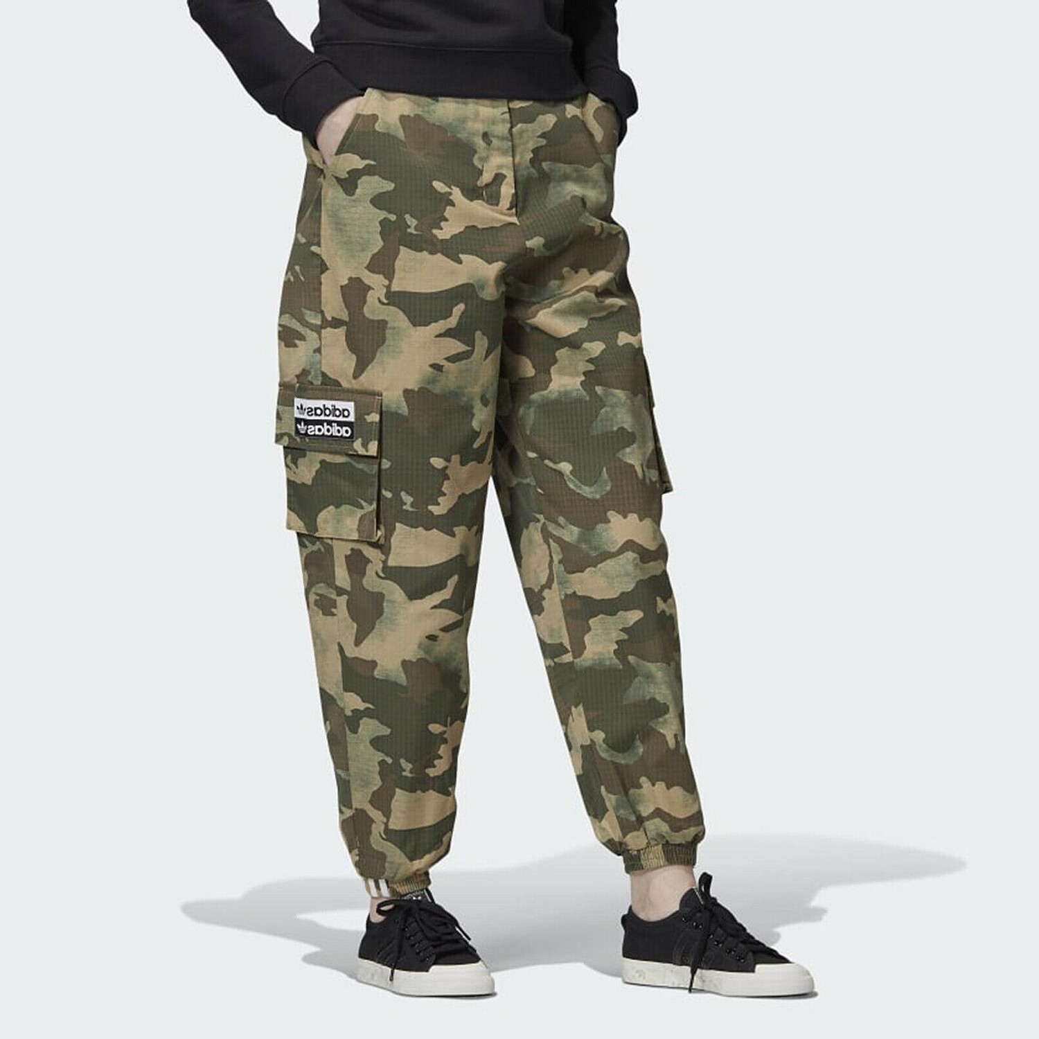Adidas Originals Женские брюки-карго, цвет Army Green — фото 3