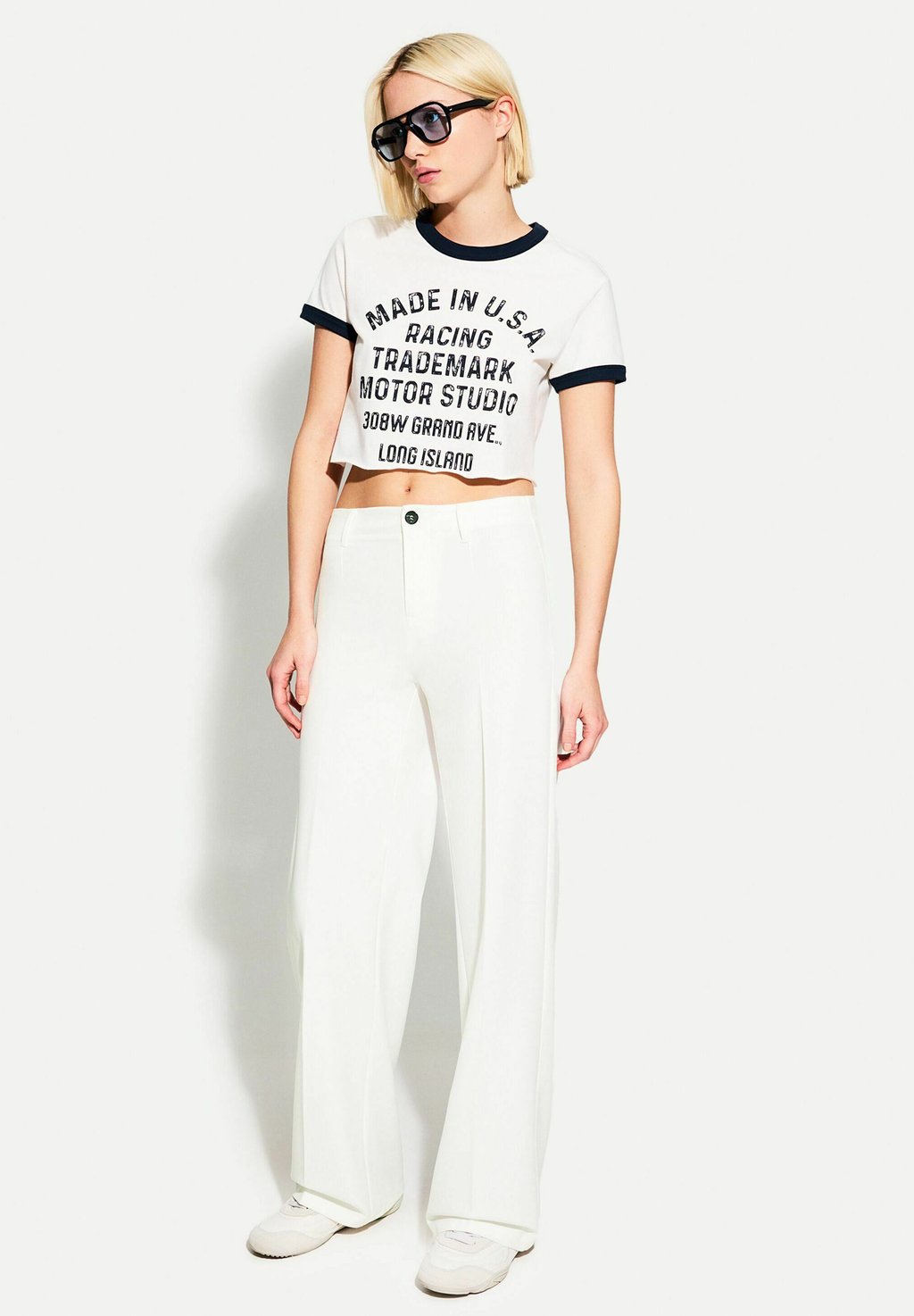 

Брюки Bershka, белый