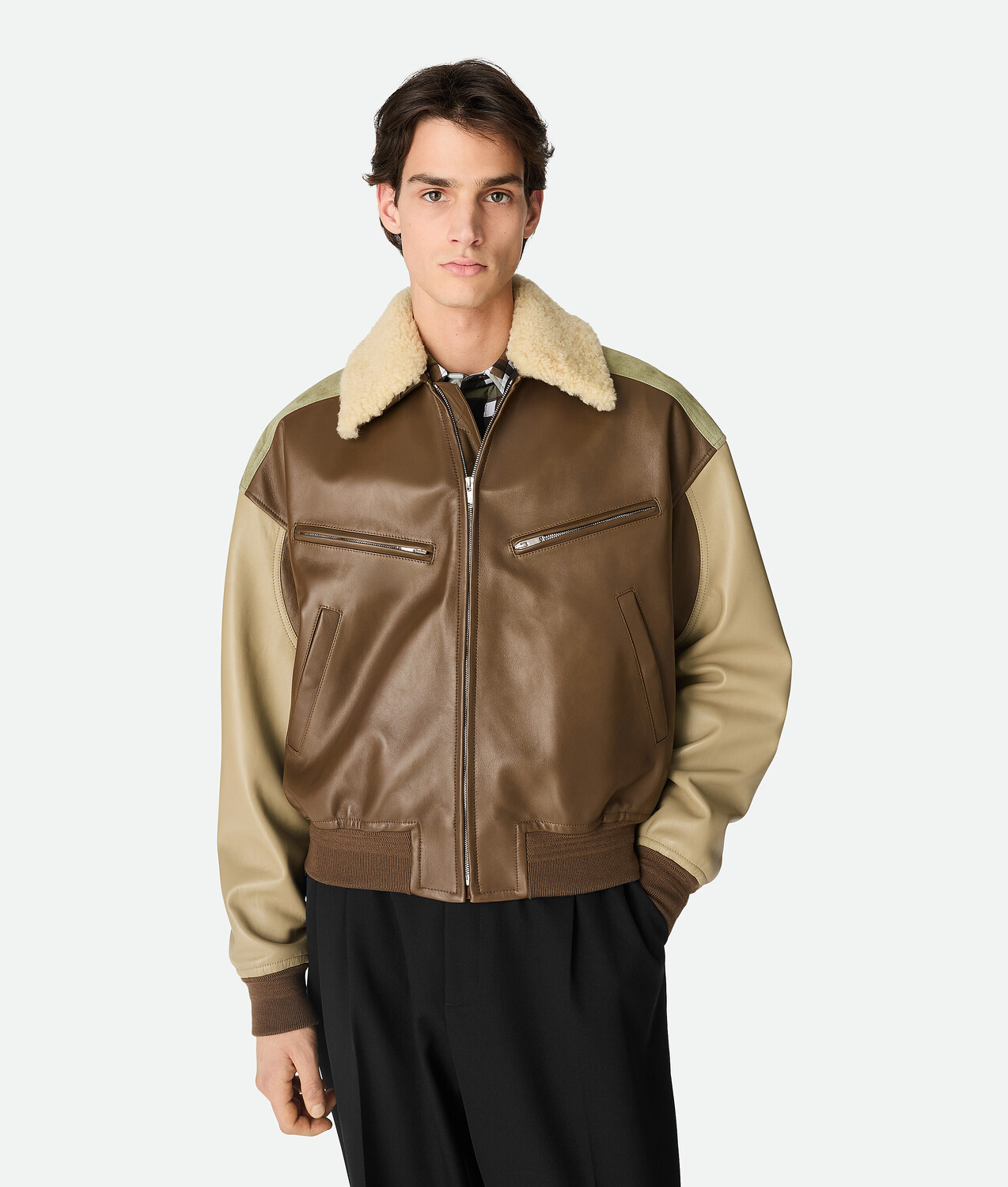 

Leather nappa blouson BOTTEGA VENETA, кунжут/темно-моховый/травяной