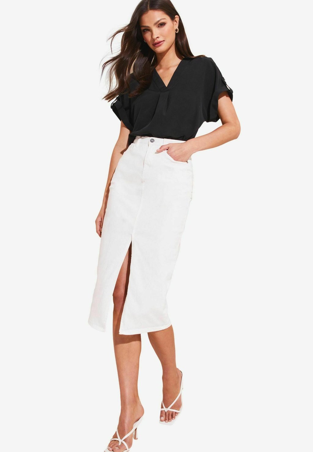 

Блуза REGULAR FIT UTILITY V NECK SHORT ROLL SLEEVE Lipsy, черный