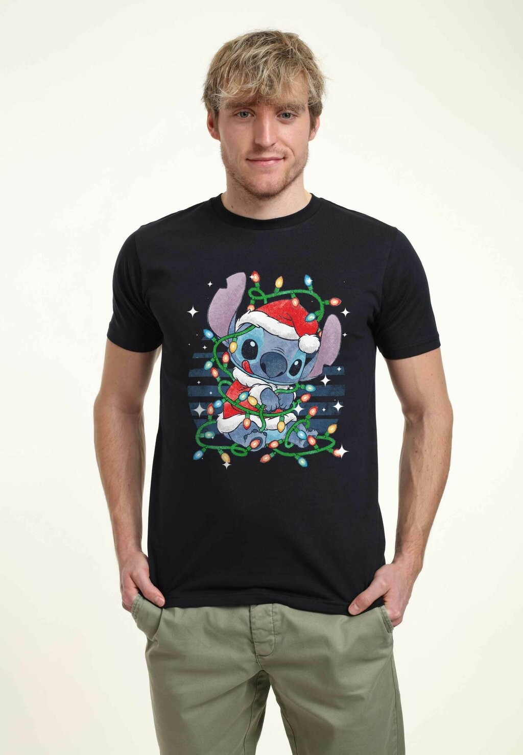 

Футболка с принтом LILO & STITCH STITCH XMAS LIGHTS UNISEX Disney, темно-синий