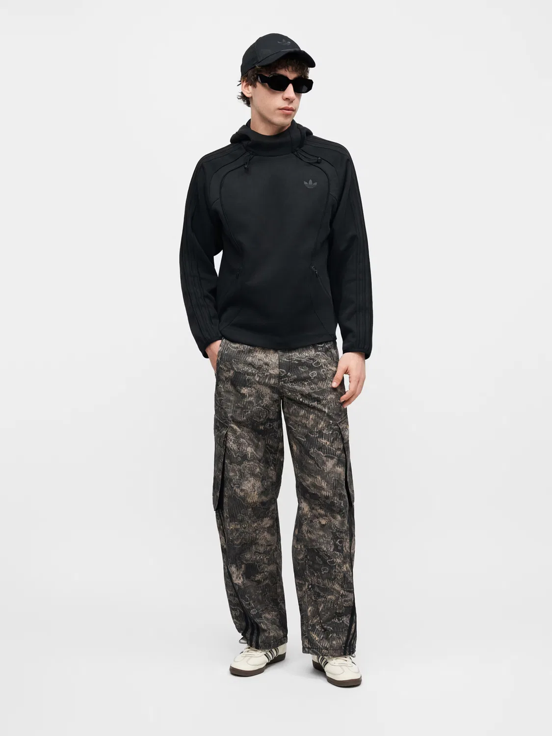 Толстовка Adidas Originals Spacer черного цвета — фото 4