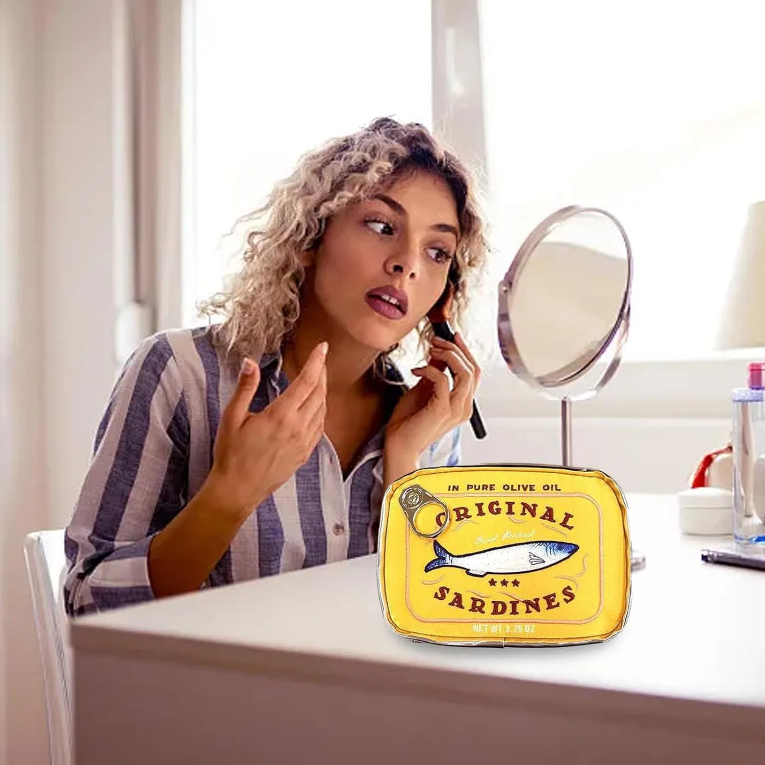 Косметичка-органайзер из искусственной кожи в форме сардины, желтая Generic, Yellow — фото 3