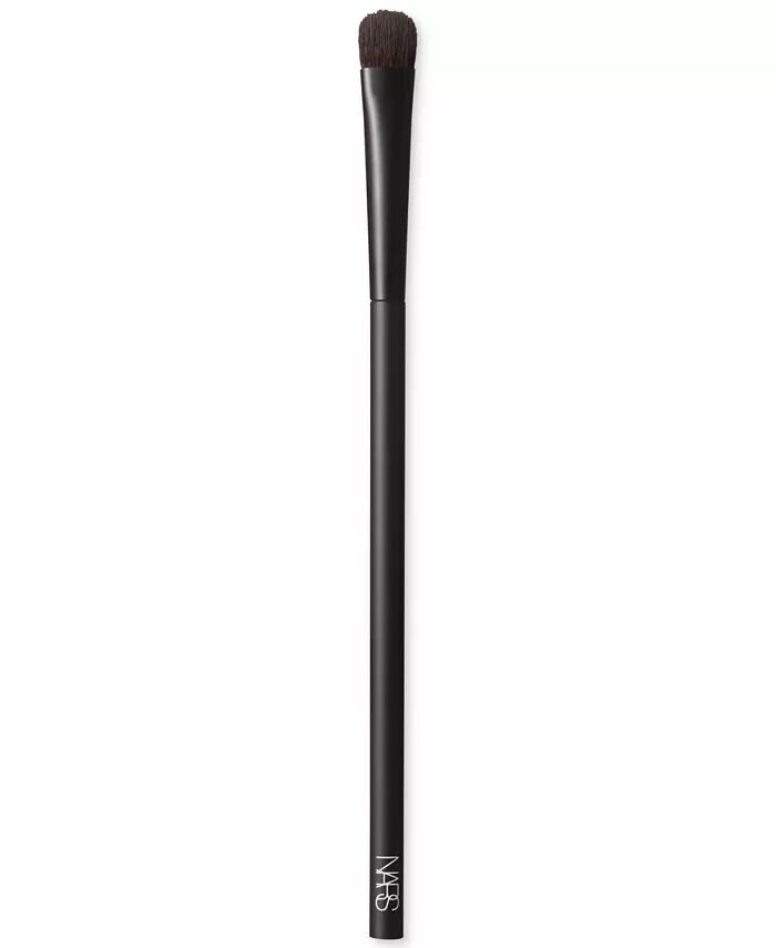 

#21 Маленькая кисть для теней Nars