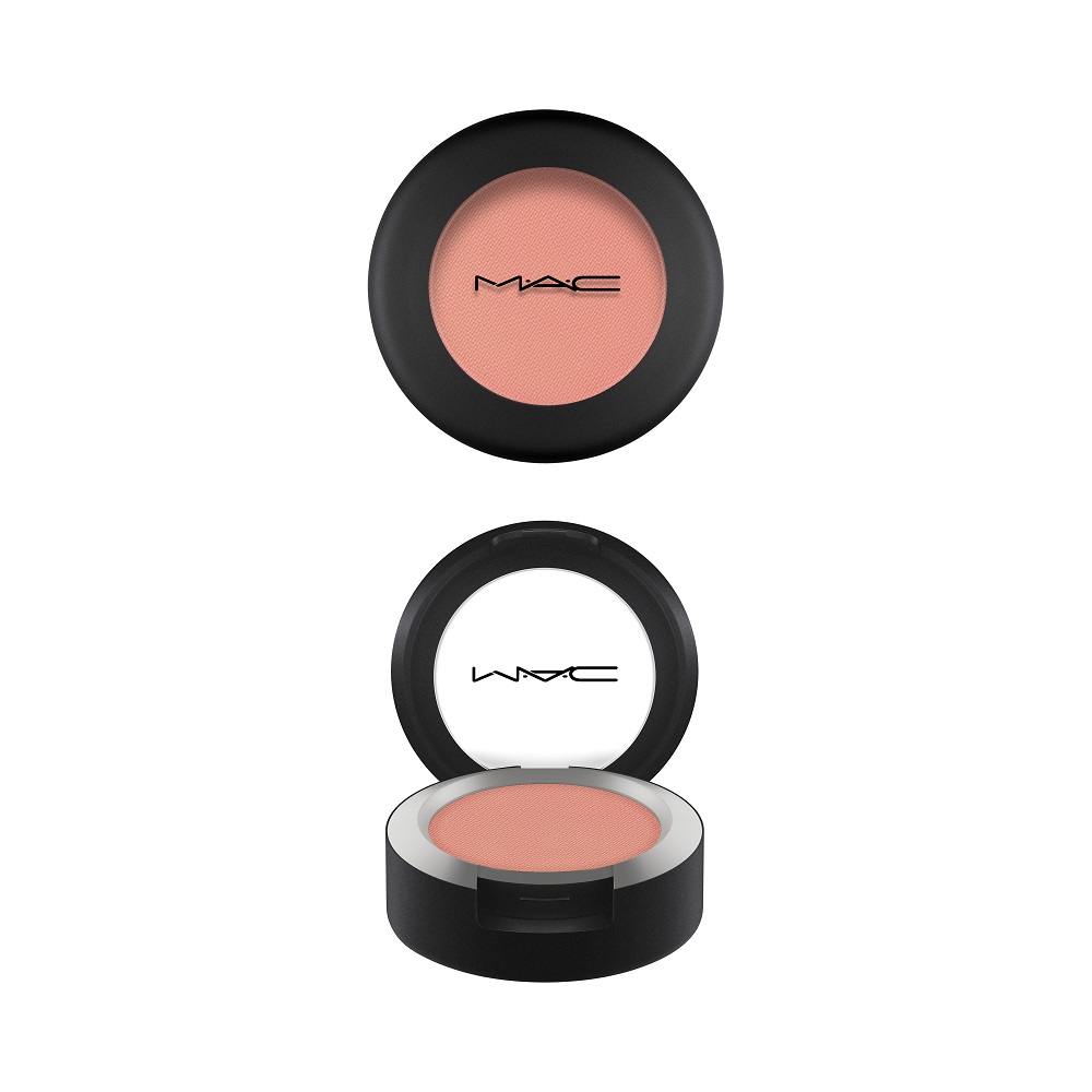 

Матовые тени для век powder kiss soft matte eyeshadow Mac, цвет strike a pose, вес 1.5 гр.