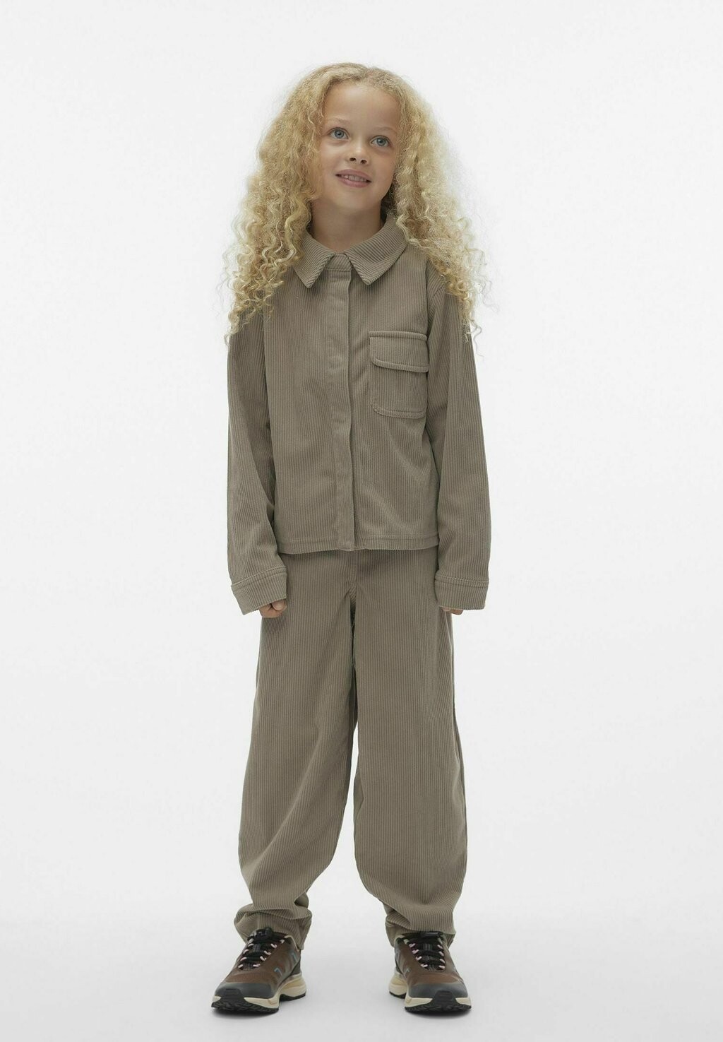 

Брюки Kenya D2 VERO MODA Girl, цвет laurel oak