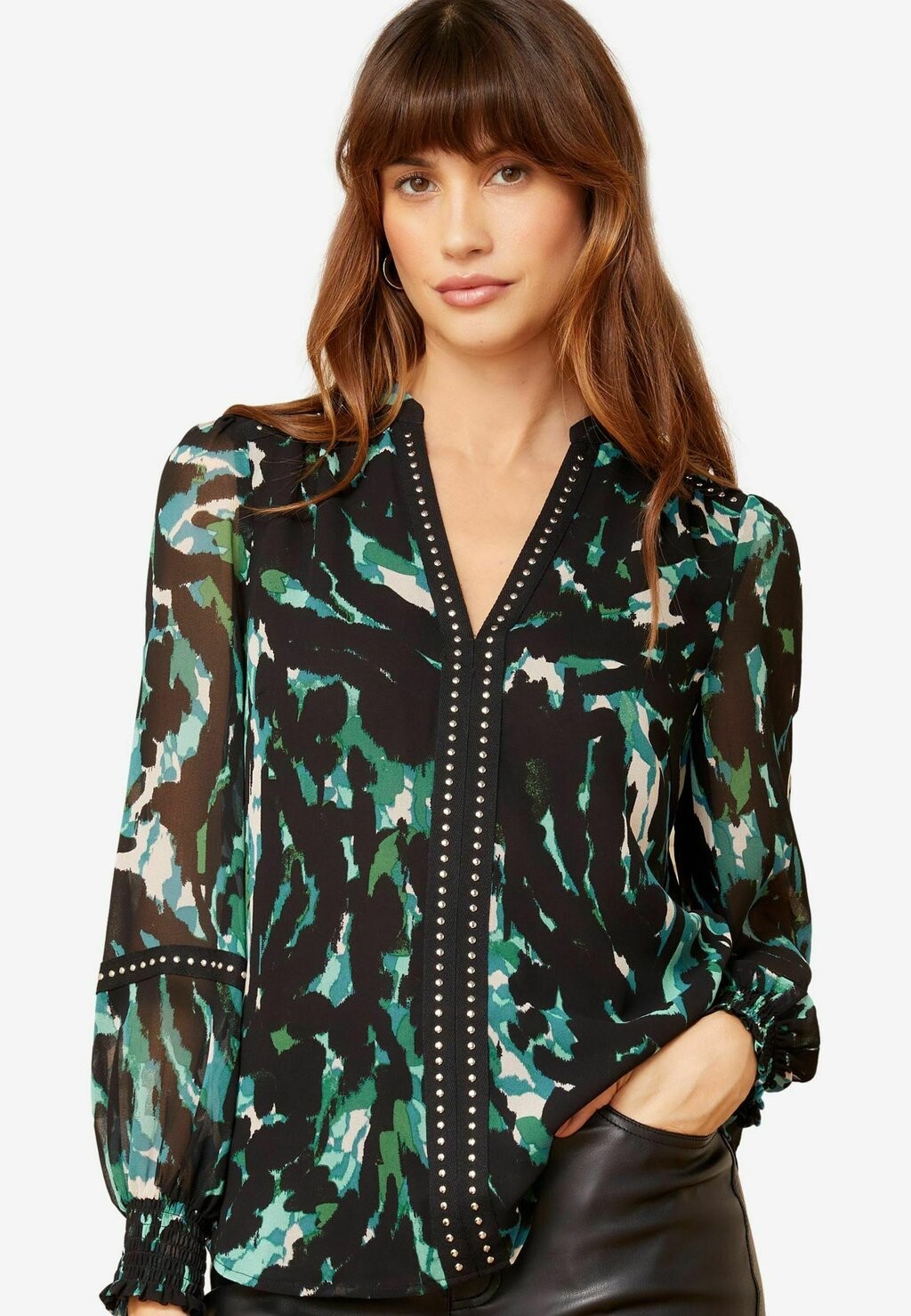 

Блуза PRINTED V NECK LONG SLEEVE HARDWARE REGULAR FIT Love & Roses, зеленый