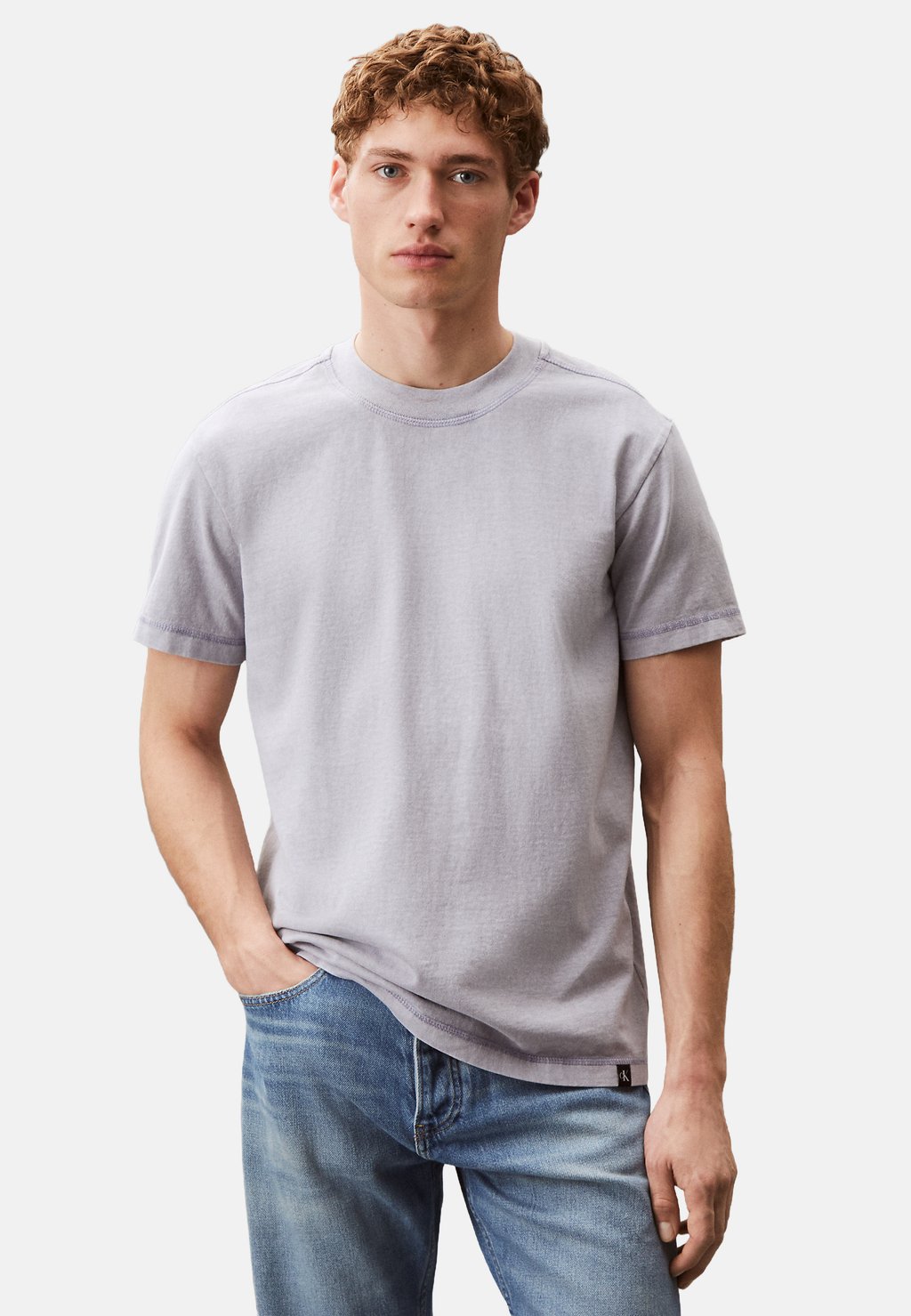 

Базовая футболка Calvin Klein Jeans, светло-серый