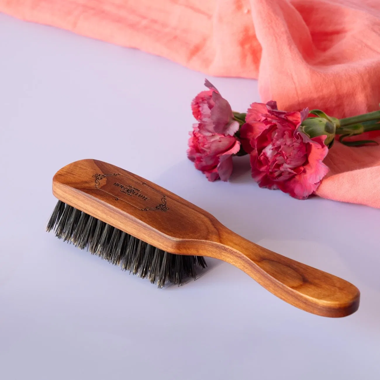 Щетка для длинных волос со щетиной дикого кабана от Plum Wood Holz-Leute