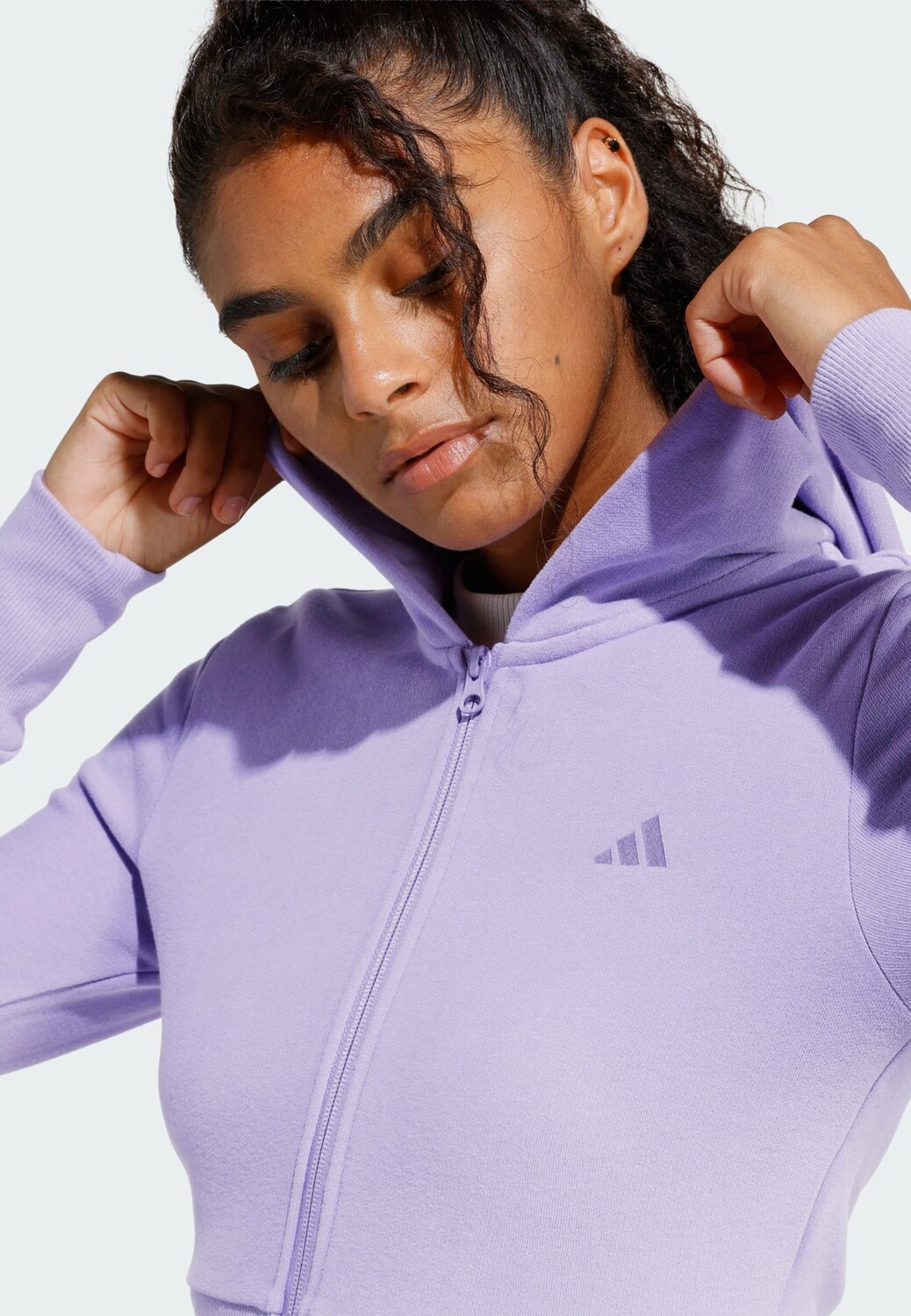 Adidas Sportswear Спортивный худи на молнии 'Seasonal Essentials' в фиолетовом цвете — фото 4