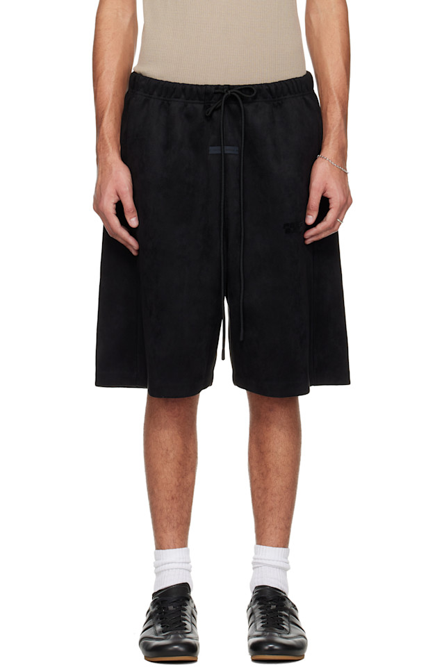 

Fear Of God Essentials Черные свободные шорты из искусственной замши для отдыха