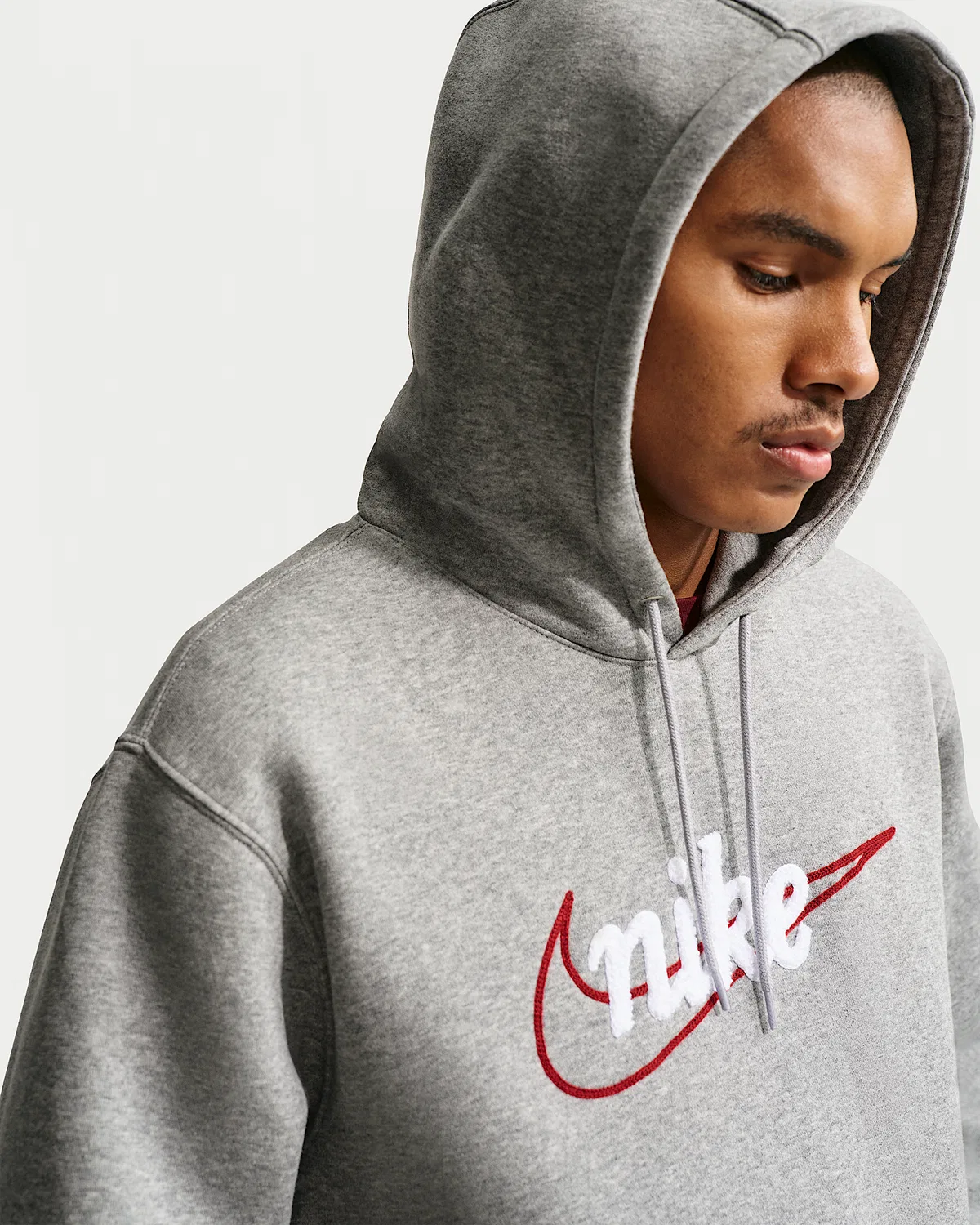 Мужское флисовое худи Nike Sportswear Club, Dark Grey Heather/Light Smoke Grey/White — фото 3