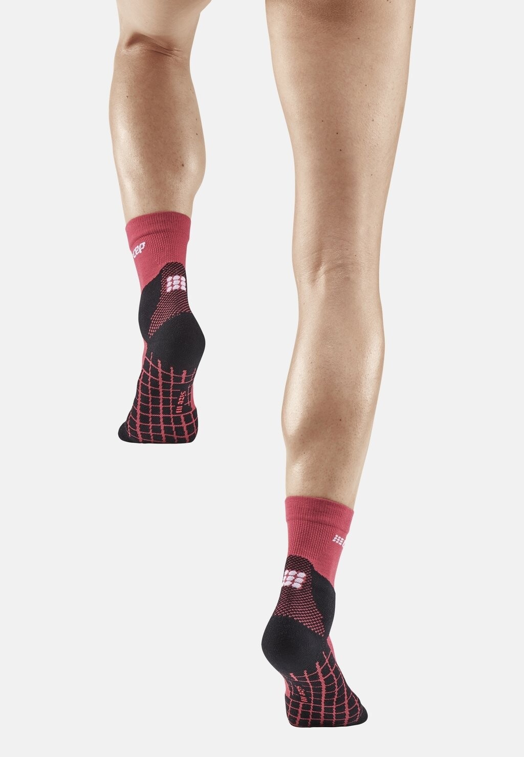 

Спортивные носки LIGHT MERINO HIKING COMPRESSION SOCKS MID CUT WOMEN MADE IN GERMANY CEP, цвет Berry