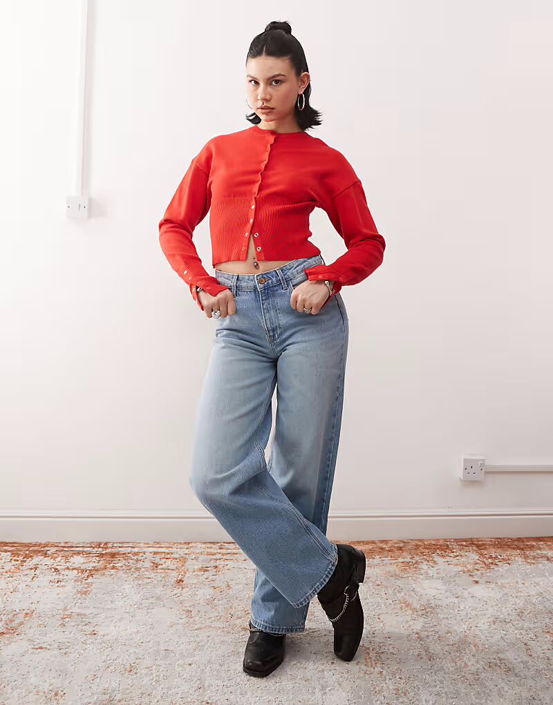 

Джинсы Wrangler свободного прямого кроя светло-голубого цвета