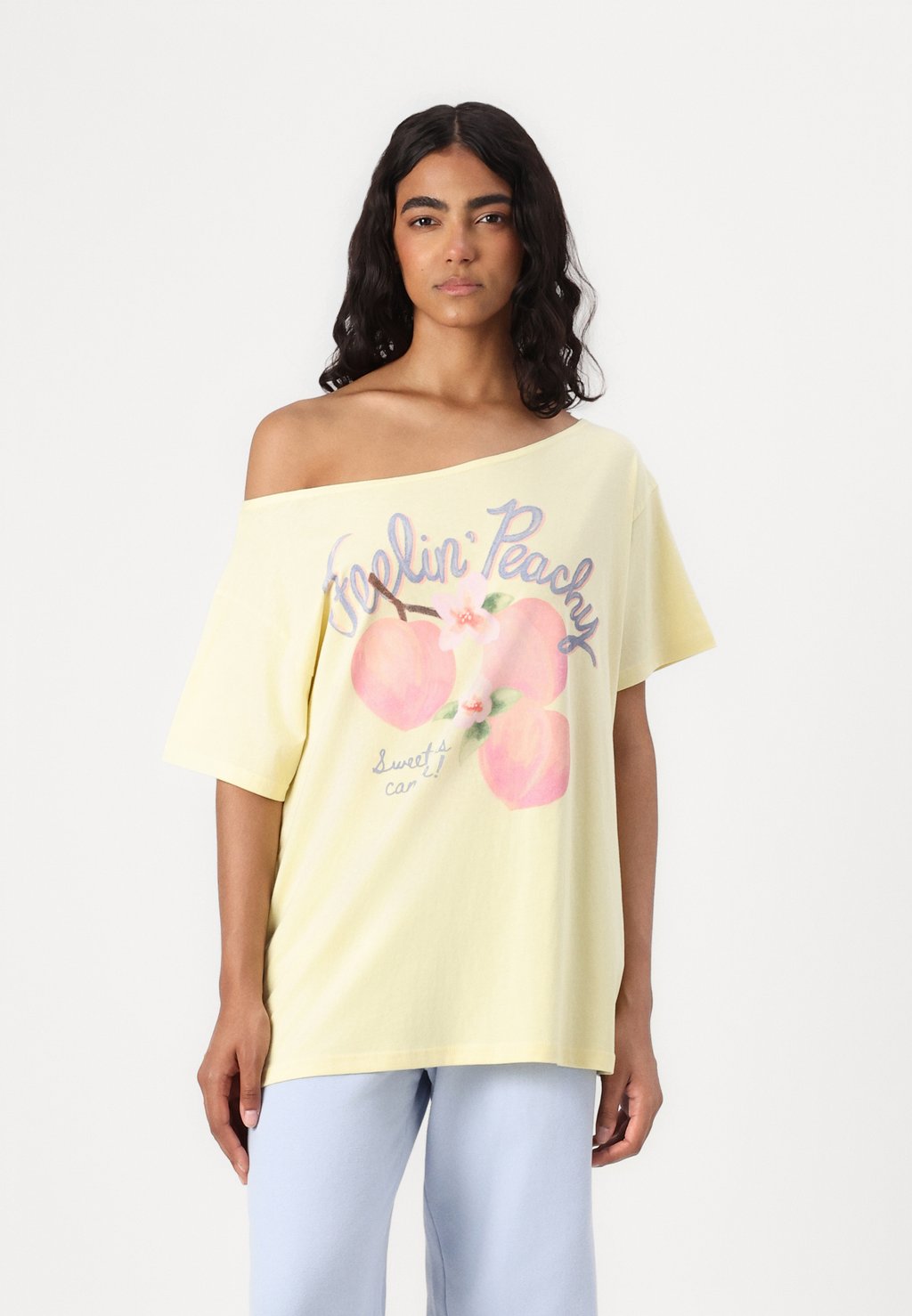 

Футболка с принтом Hollister Co., желтый
