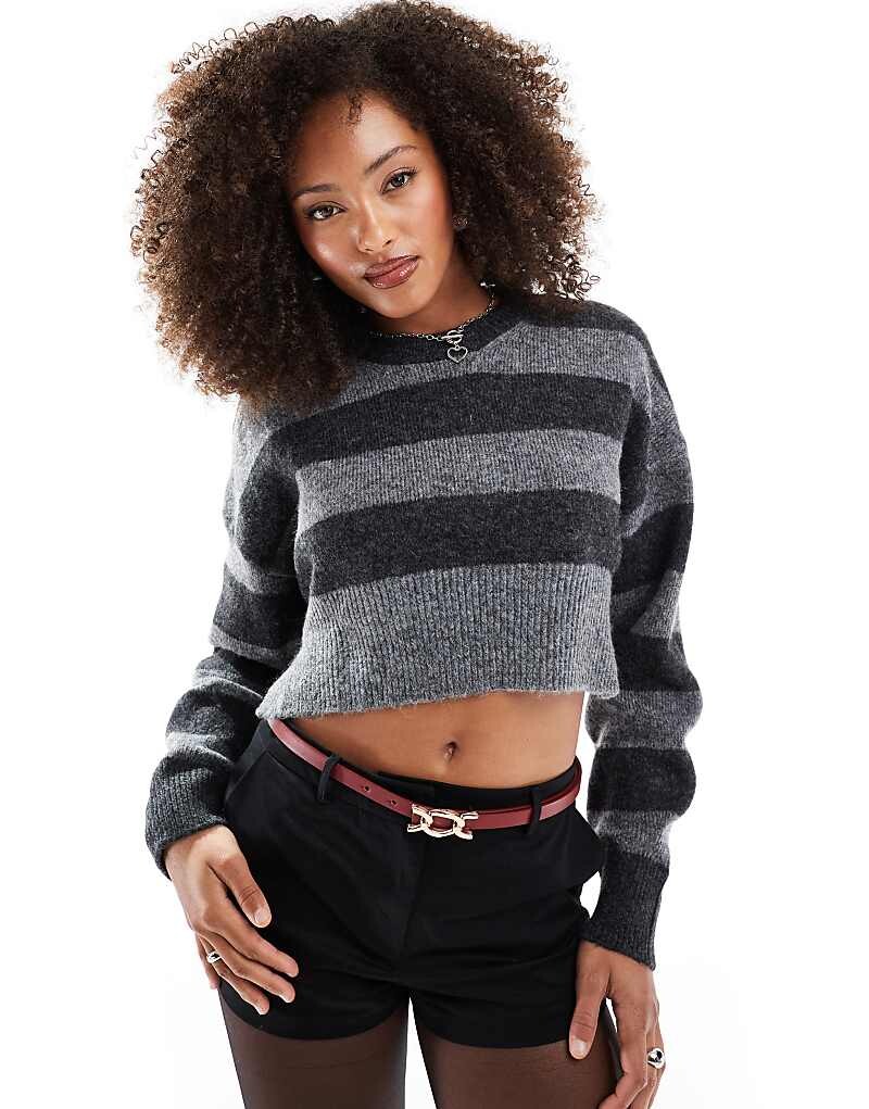 

ASOS DESIGN Укороченный свитер с круглым вырезом и полосатым разрезом внизу