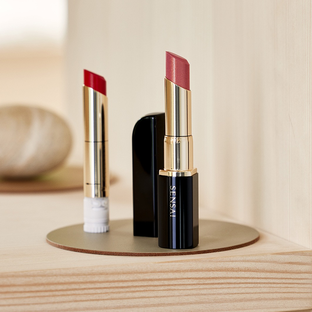Помада для губ lasting plump lipstick Sensai, 8 - terracotta red, вес 3.8 гр. — фото 4
