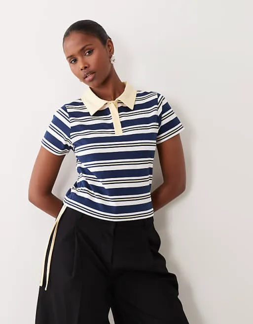 

Эксклюзивный топ-поло из хлопка с воротником и сборками по бокам The Frolic в темно-синюю и белую полоску