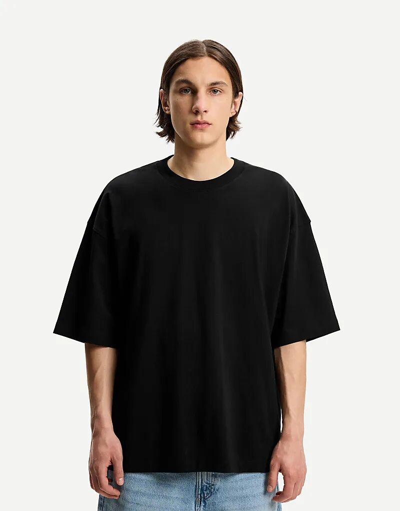 

Футболка Bershka Oversize с короткими рукавами черного цвета