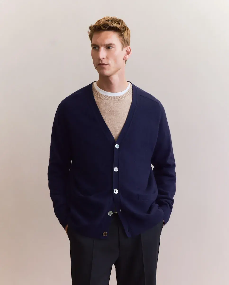 

Мужской кардиган на пуговицах из гладкого кашемира Emidio Tucci, темно-синий