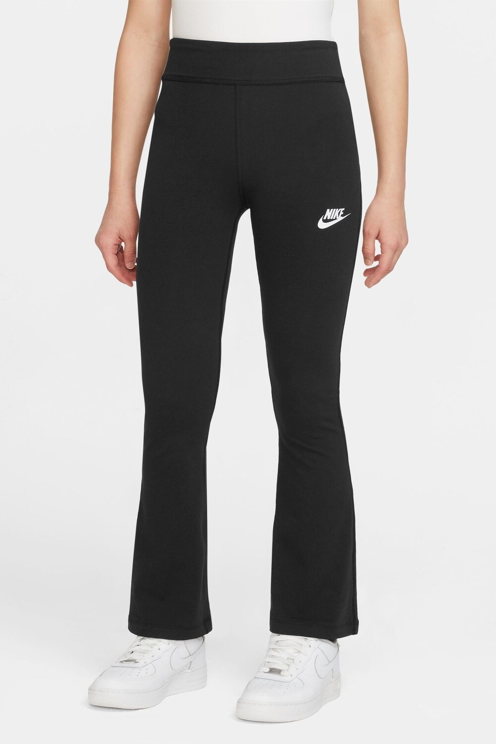 

Фавориты с расклешенными штанинами и галочкой Nike, черный