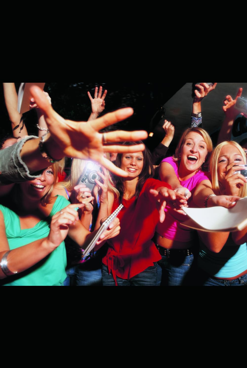 

Mighty heros : colouring capers (Independently published)