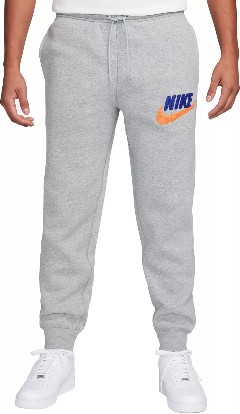 

Мужские джоггеры из синели с начесом Nike Club Futura из флиса, цвет Dk Grey Heather